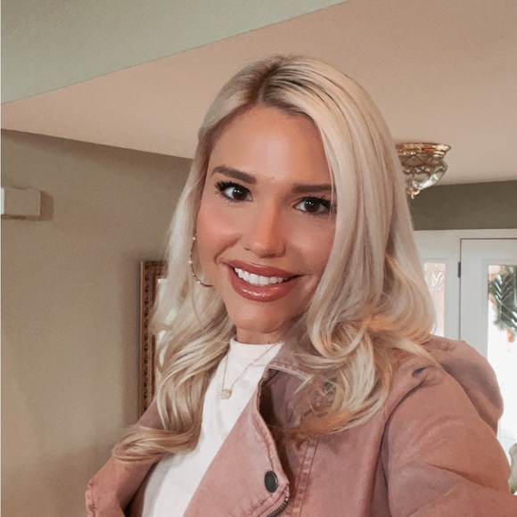 Meet your Posher, Kelsey - Picture 4 of 4